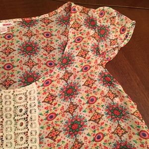 BONGO blouse with crotchet accent